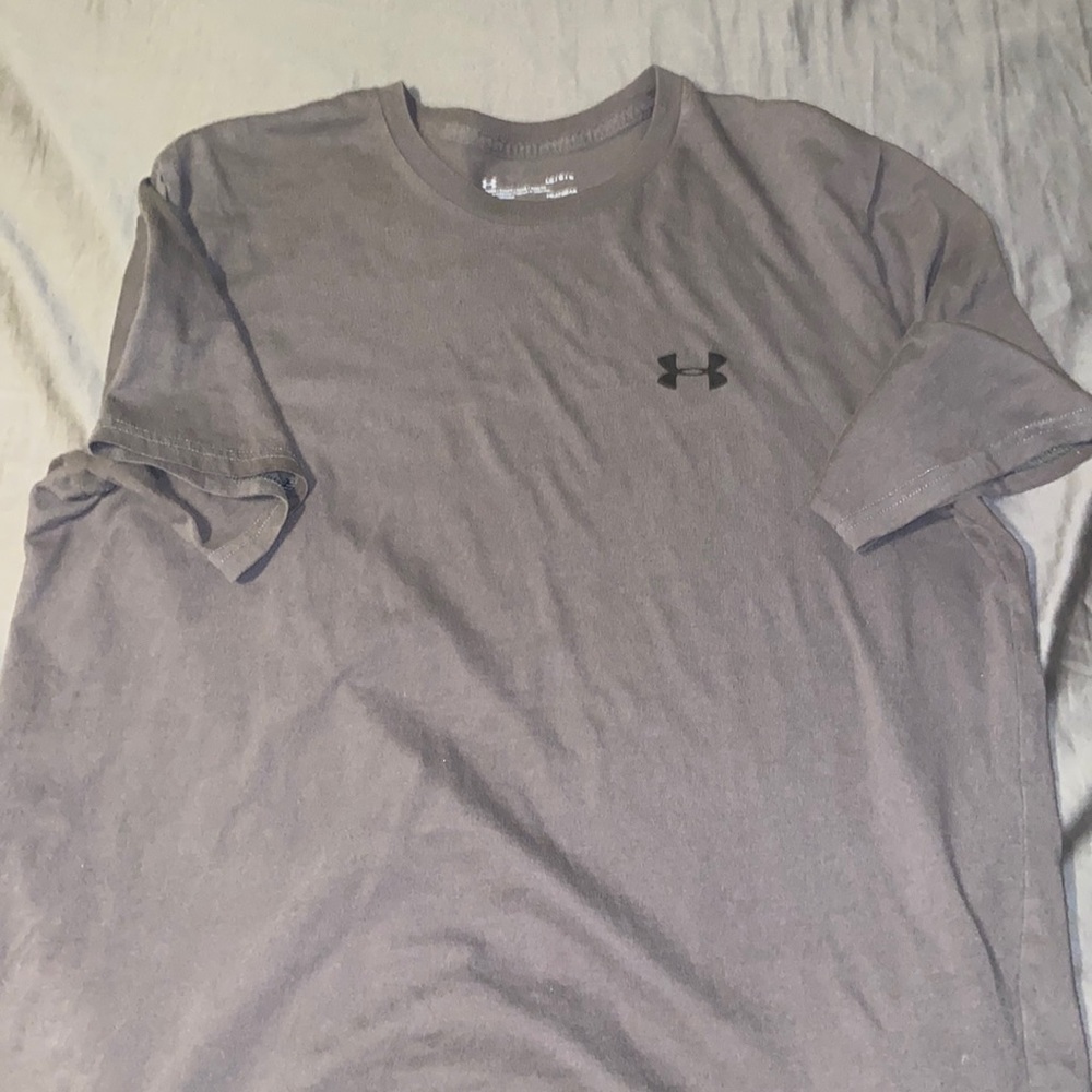 Under Armour Large Gray Shirt
